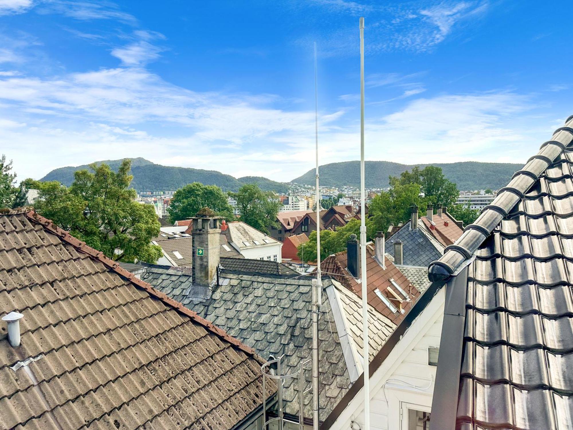 View To Bryggen - Renovated Dec 24 - Historic Cobblestone Street Apartment Bergen Bagian luar foto