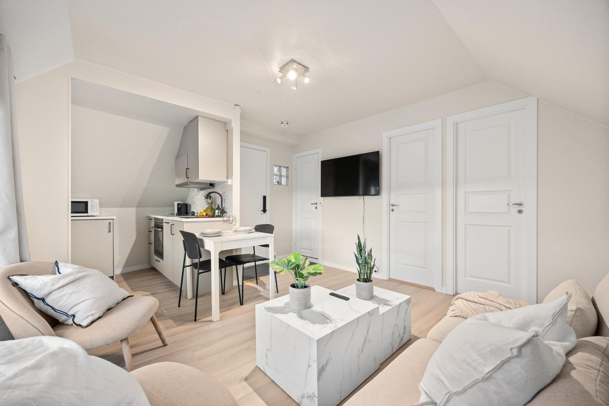 View To Bryggen - Renovated Dec 24 - Historic Cobblestone Street Apartment Bergen Bagian luar foto