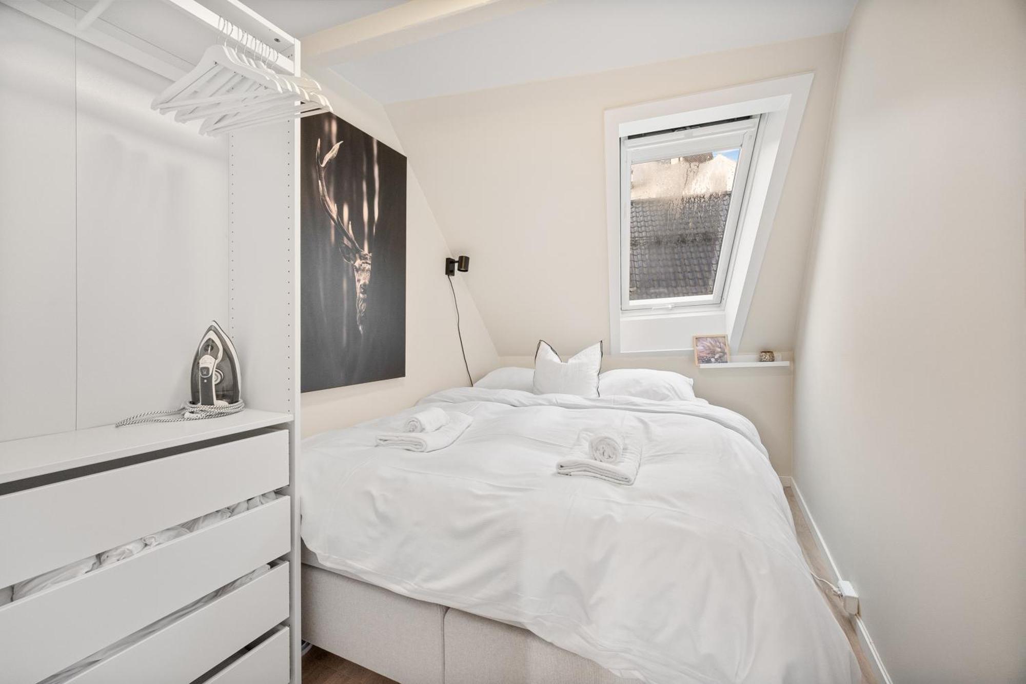 View To Bryggen - Renovated Dec 24 - Historic Cobblestone Street Apartment Bergen Bagian luar foto