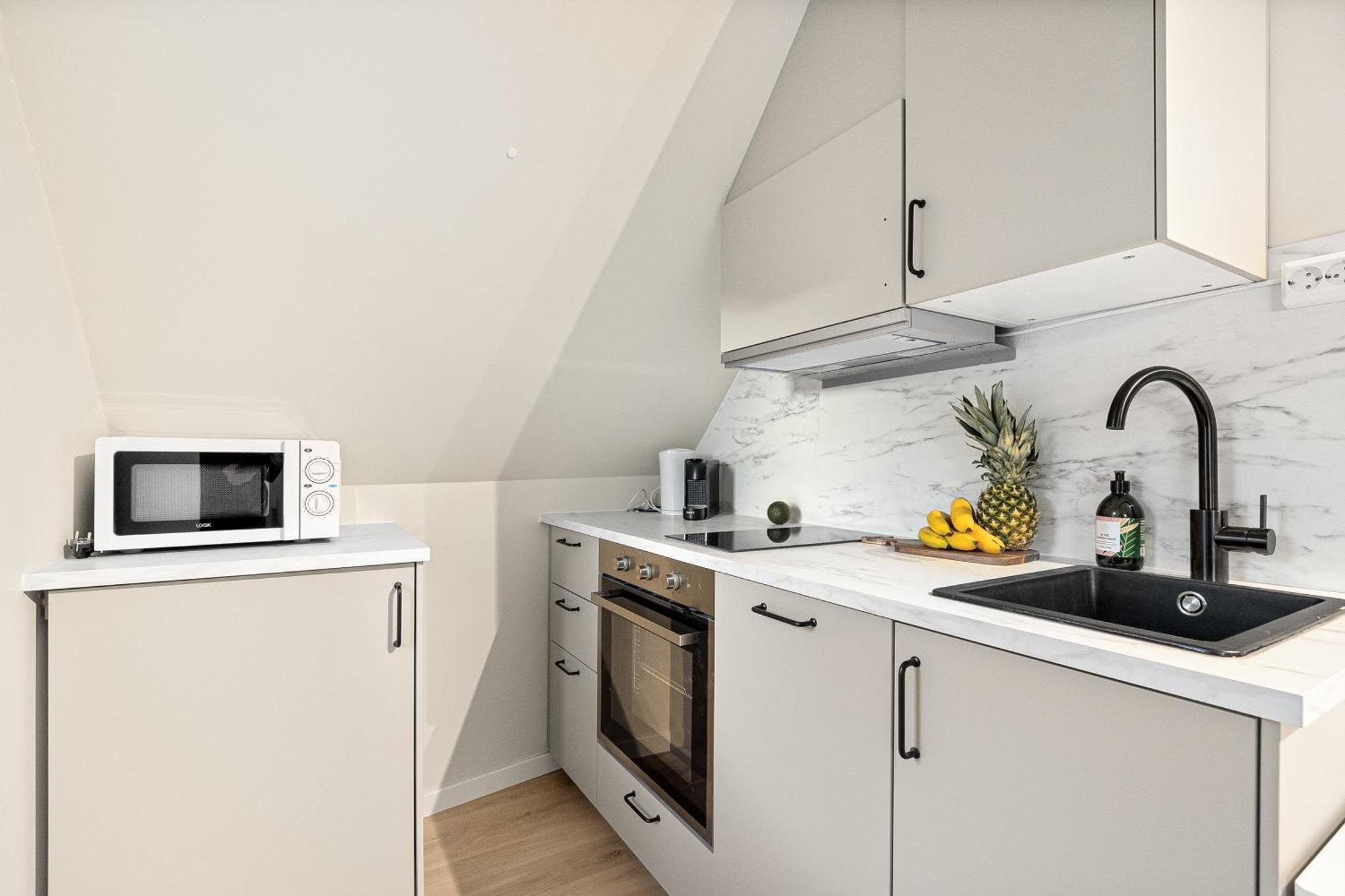 View To Bryggen - Renovated Dec 24 - Historic Cobblestone Street Apartment Bergen Bagian luar foto